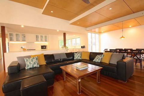A PERFECT STAY - Cavvanbah Seaside Cottage - Holiday Byron Bay 1
