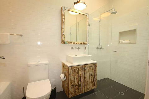 A PERFECT STAY - Cavvanbah Seaside Cottage - Holiday Byron Bay 2
