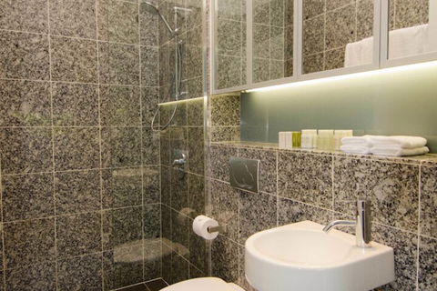 Sydney East Luxury Apartment - Holiday Byron Bay 5