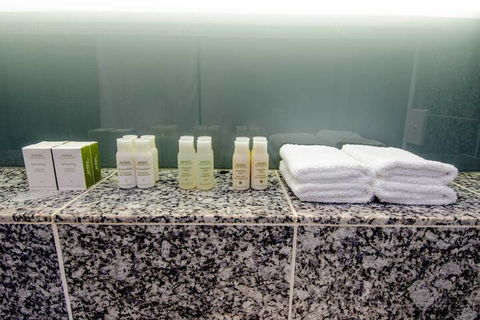 Sydney East Luxury Apartment - Holiday Byron Bay 7
