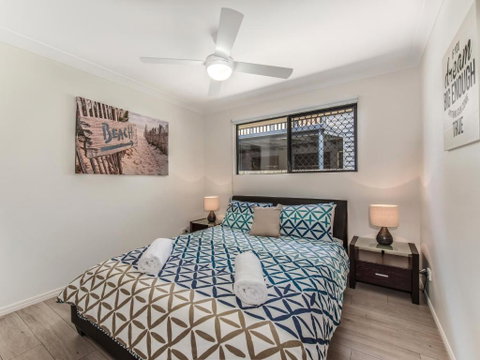 Coolum Waves Pet Friendly Holiday House - Holiday Byron Bay 1