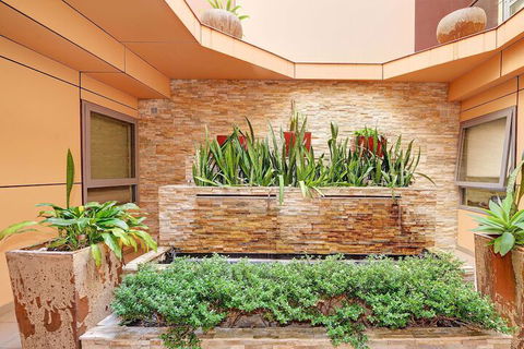 Best Western Plus Camperdown Suites - Holiday Byron Bay 1
