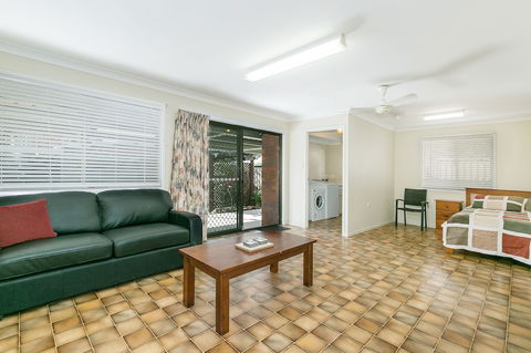 Beachside Holiday Home - Holiday Byron Bay 4