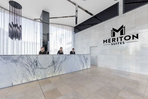 Meriton Suites Mascot Central - Holiday Byron Bay 3