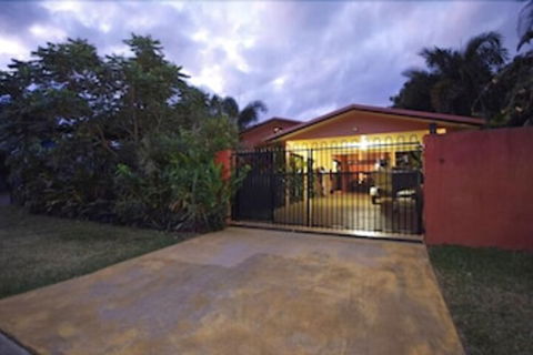 Hacienda Cooya Beach - Holiday Byron Bay 1
