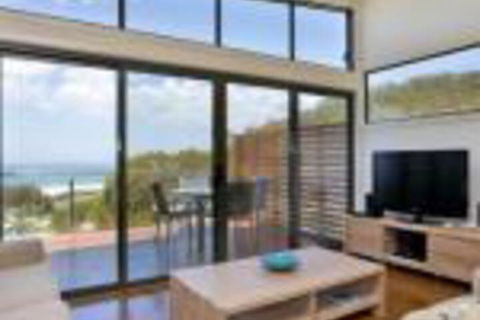 Earth Sea Sky - Holiday Byron Bay 0