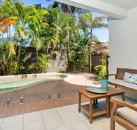 Palm Cove Retreat