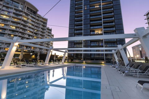 Avani Broadbeach Residences - Holiday Byron Bay 3