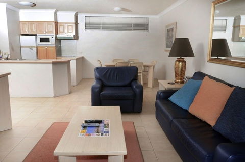 Anglesea Beachfront Court Holiday Units - Holiday Byron Bay 6