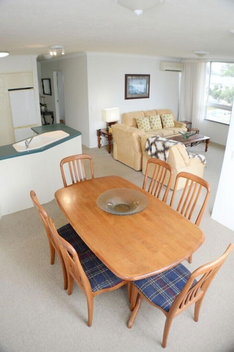 Anglesea Beachfront Court Holiday Units - Holiday Byron Bay 0