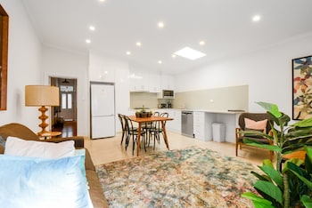 BOUTIQUE STAYS - Carlton Terrace - Holiday Byron Bay 0