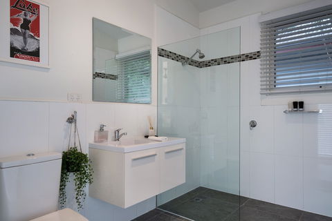 Gables Bend Spa Villa - Holiday Byron Bay 2