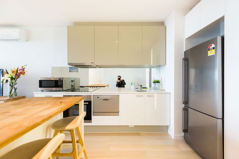 EVA, 1BDR Melbourne Apartment - Holiday Byron Bay 4