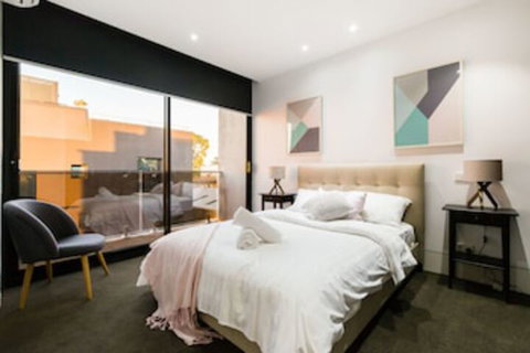 SOPHIA, 2BDR North Melbourne House - Holiday Byron Bay 0