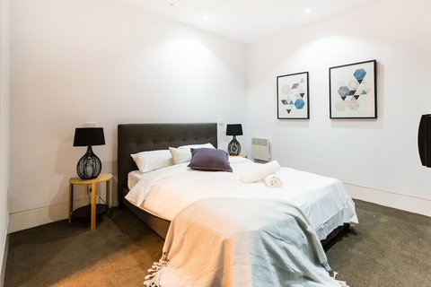 SOPHIA, 2BDR North Melbourne House - Holiday Byron Bay 4
