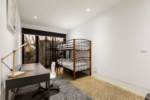 SOPHIA, 2BDR North Melbourne House - Holiday Byron Bay 3