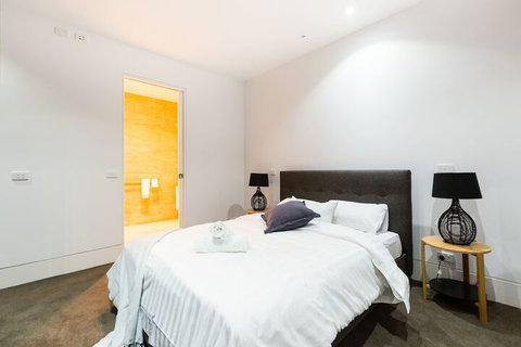 SOPHIA, 2BDR North Melbourne House - Holiday Byron Bay 6