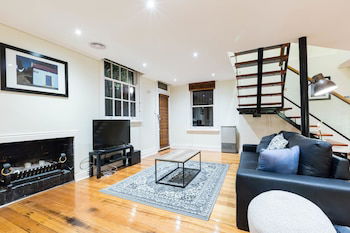 HELENA, 2BDR Fitzroy House - Holiday Byron Bay 2