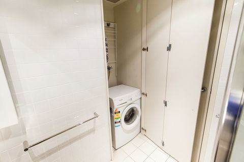 WESLEY, 2BDR Carlton Apartment - Holiday Byron Bay 0