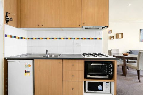 ELIZA, 2BDR Melbourne Apartment - Holiday Byron Bay 5