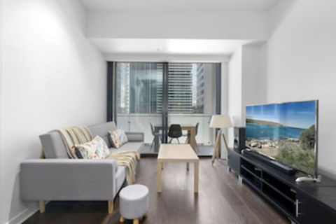EDWARD, 3BDR Melbourne Apartment - Holiday Byron Bay 0