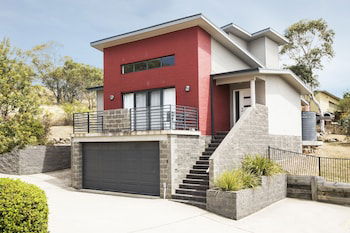 Eclipse 5- Spacious Townhouse - Holiday Byron Bay 2