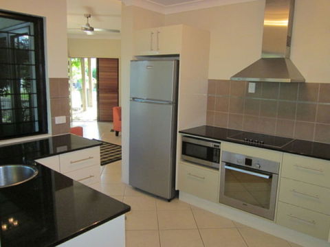 Hai Villa Port Douglas - Holiday Byron Bay 3