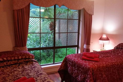 Ballarat Tranquility Cottages - Holiday Byron Bay 6