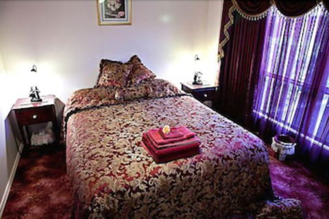 Ballarat Tranquility Cottages - Holiday Byron Bay 4