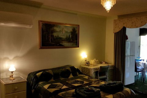 Ballarat Tranquility Cottages - Holiday Byron Bay 5