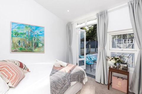 19th Century Sydney 2 Storey Cottage - Holiday Byron Bay 1