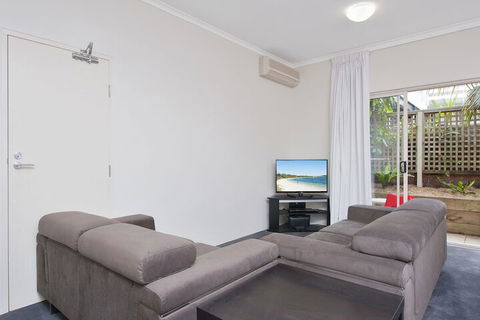 Zenith Studio Unit 4 / 10 Messines Street - Holiday Byron Bay 2