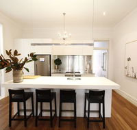 Beautiful Manly Beach House - Holiday Byron Bay