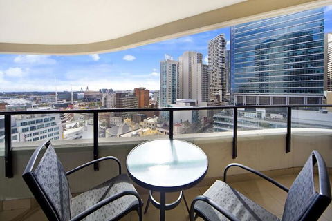 Astra Apartments Sydney - George St - Holiday Byron Bay 3