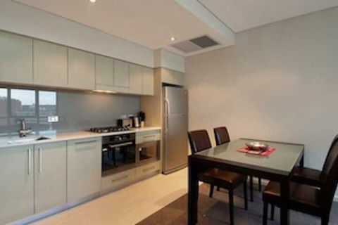 Astra Apartments Sydney - George St - Holiday Byron Bay 4