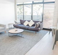 Super Cool Newtown Pad H393 - Holiday Byron Bay