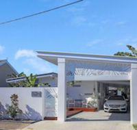 Miami Beachside Beach House - Holiday Byron Bay