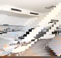 Spacious Apartment Close to Chatswood - Holiday Byron Bay