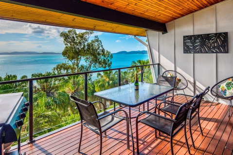 Shorelines 2 On Hamilton Island - Holiday Byron Bay 0