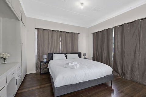 EJ Homes At The Entrance - Holiday Byron Bay 6