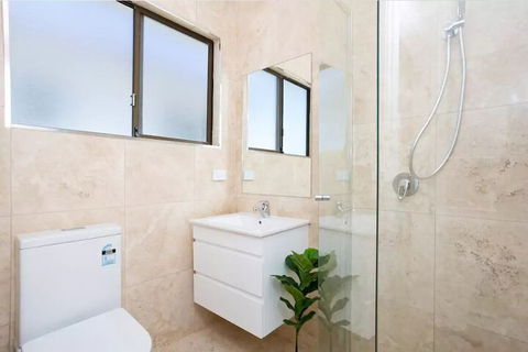 EJ Homes At The Entrance - Holiday Byron Bay 7