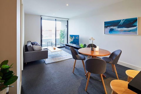 Apt Walking Distance To MCG & Epworth Hospital - Holiday Byron Bay 2