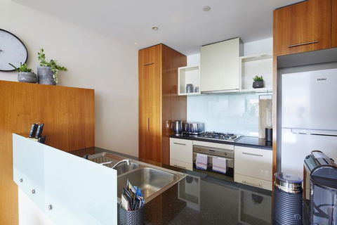 Apt Walking Distance To MCG & Epworth Hospital - Holiday Byron Bay 7