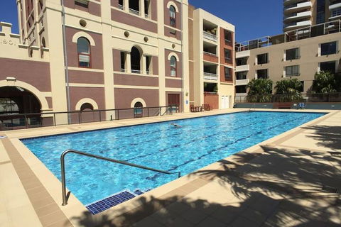 Ample Space In This 1 Bed Apt Also With Pool / Gym - Holiday Byron Bay 3