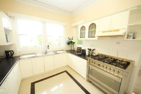 Baulkham Hills Beauty - Holiday Byron Bay 6