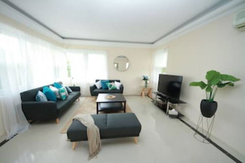 Baulkham Hills Beauty - Holiday Byron Bay 0