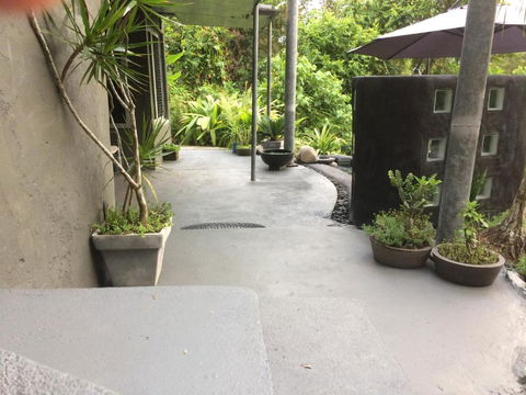 Earthship Daintree - Holiday Byron Bay 2