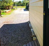 Meredith House  Apartments Strahan - Holiday Byron Bay