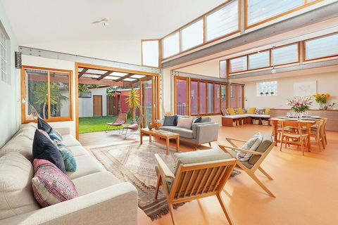 Sunny Family Beach House - Holiday Byron Bay 2