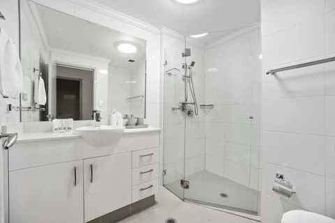 Stylish & Spacious Apt With Double Living Room - Holiday Byron Bay 6